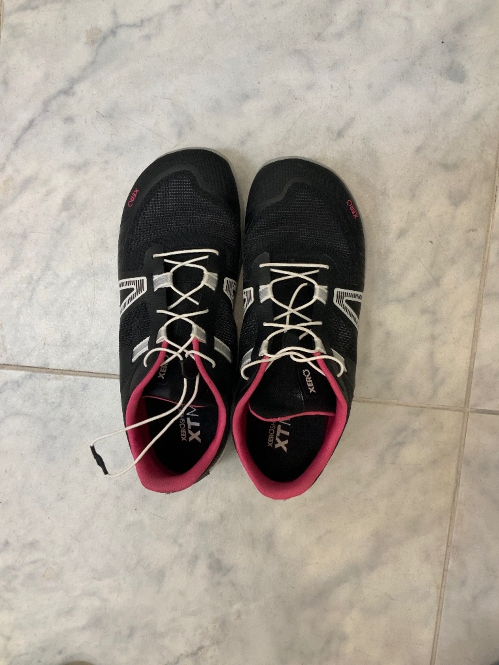 Athletic shoes